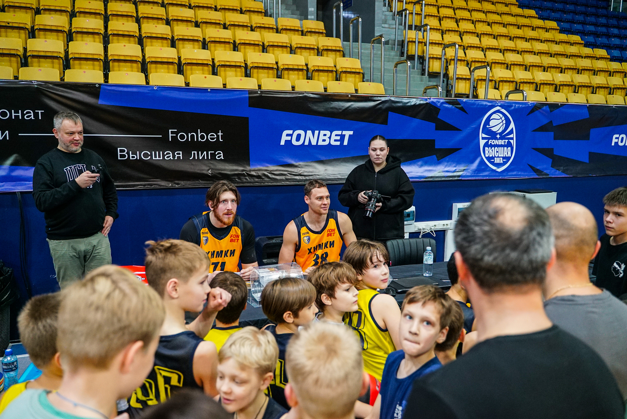 Мастер-класс по баскетболу Сергея Михалева и Владислава Шарапова